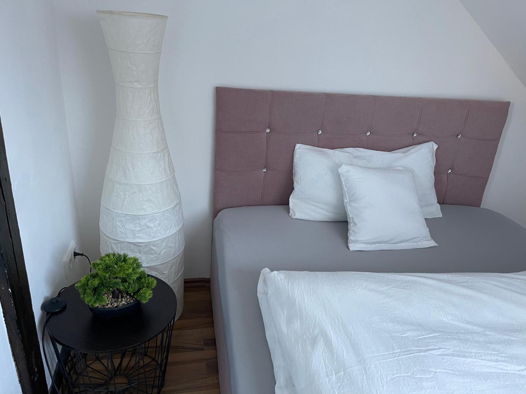 Geraeumige 3-Zimmer-Ferienwohnung Im Herzen Von Kassel Exterior foto